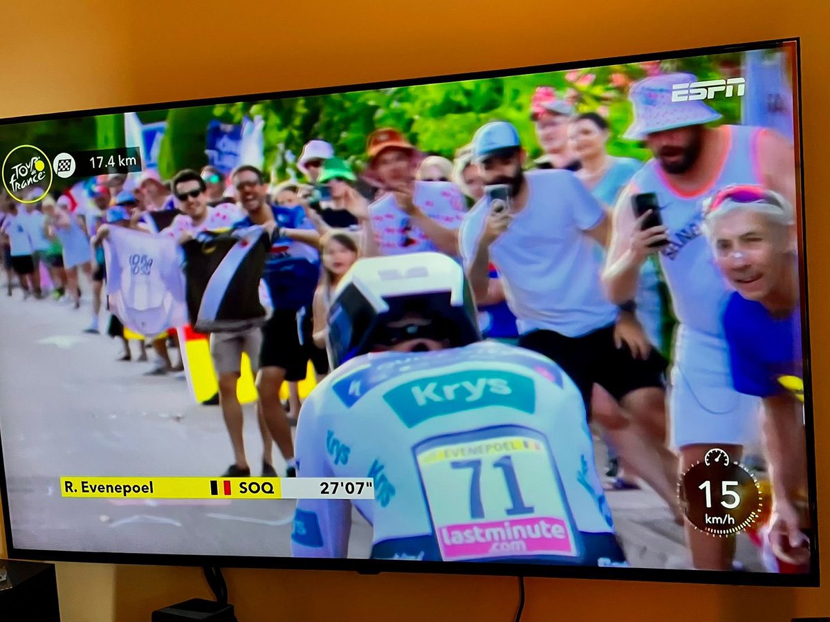 Cassio1971's tweet photo. #TourDeFranceNaESPN Nice vai virar baile! Go Poggy! Vasco https://t.co/h7vBA8LaIJ