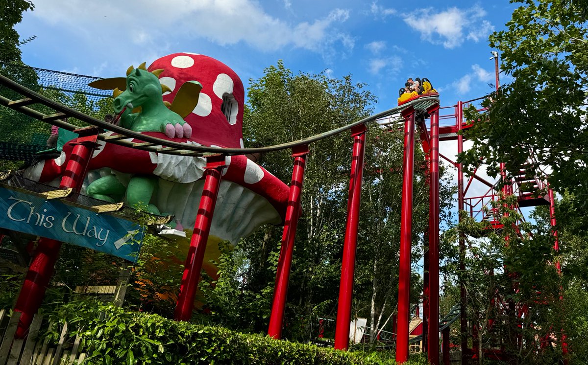 TheSteveRiley's tweet photo. Whilst I love the theming and dark ride section of Crushโs Coaster in Disneyland Paris, the coaster part is a much better experience as Dragonโs Fury at Chessington. Being outside makes all the difference and improves the ride tenfold.
Great day at @CWOA Day two tomorrow! #CWOA https://t.co/RPhFTLHaSj