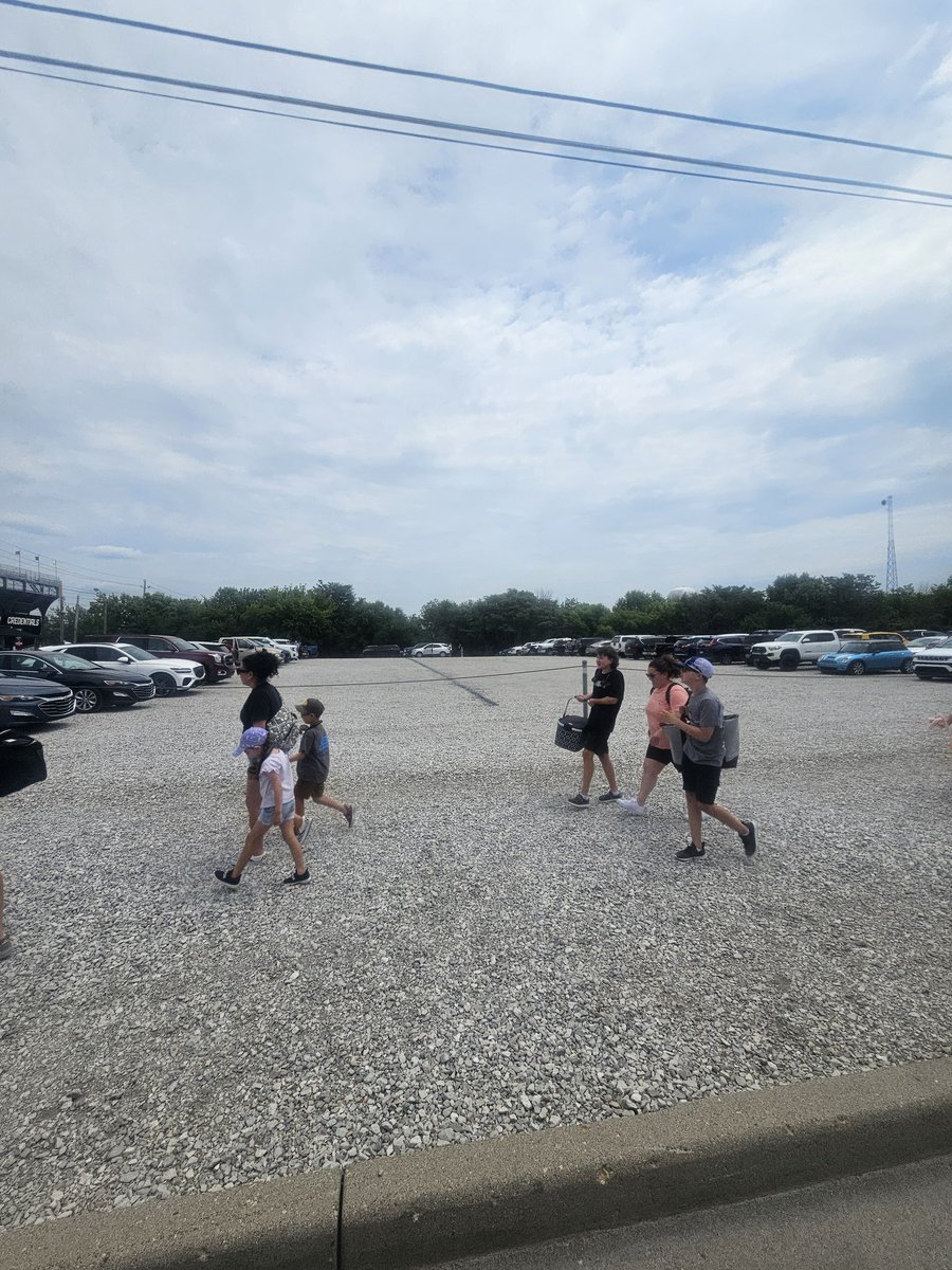 DSTrumpey's tweet photo. @IMS - paid for parking and told there was none?!?!?! 
You are screwing me over??? 
This lot open...... https://t.co/8NyrvQ4yAW