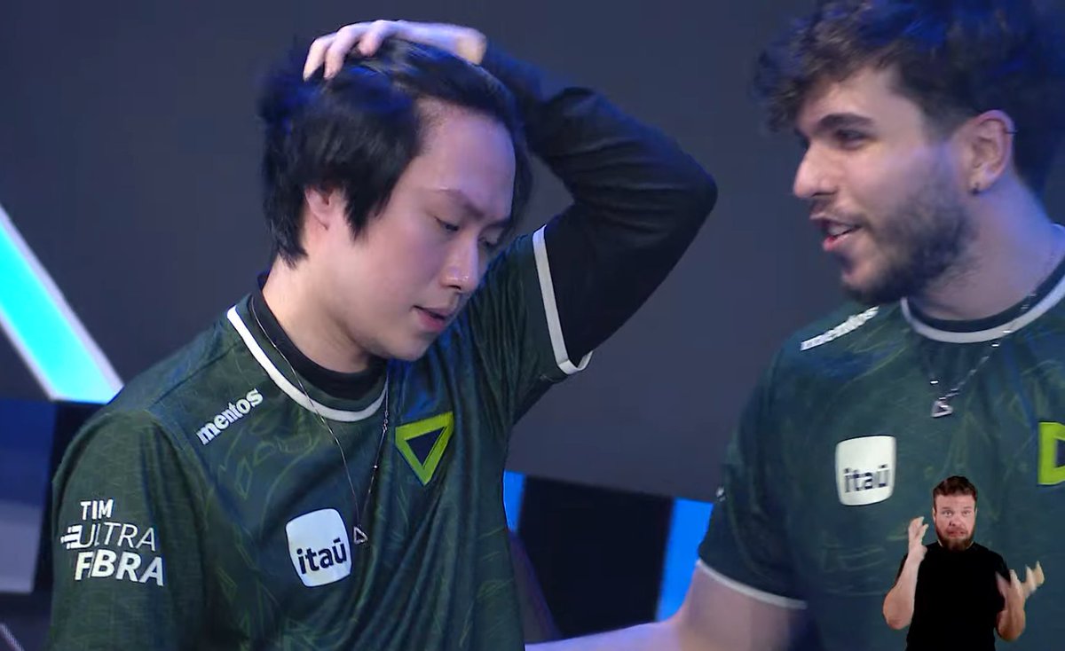 ilhadaslendas's tweet photo. 🚨 A LOUD derreteu ao vivo e tomou um stomp pra Vivo Keyd Stars!

O Croc pareceu muito abalado ao fim da partida

A Keyd venceu em 23 minutos. O placar de kills ficou em 23x7 https://t.co/8cEAK7ppsp