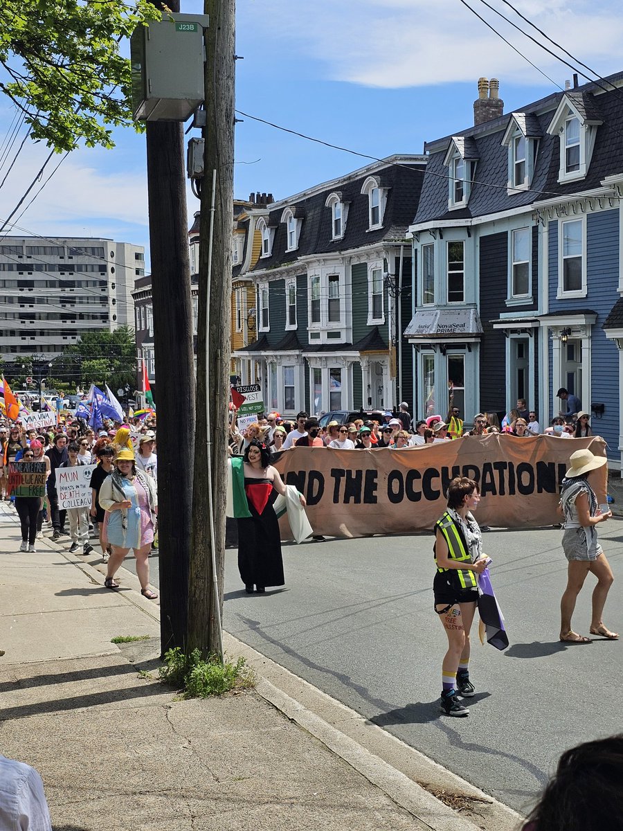 MissHTuck's tweet image. St. Johns Pride today was such a beautiful coming together of community - of all kinds! My heart is so full. Happy Pride!