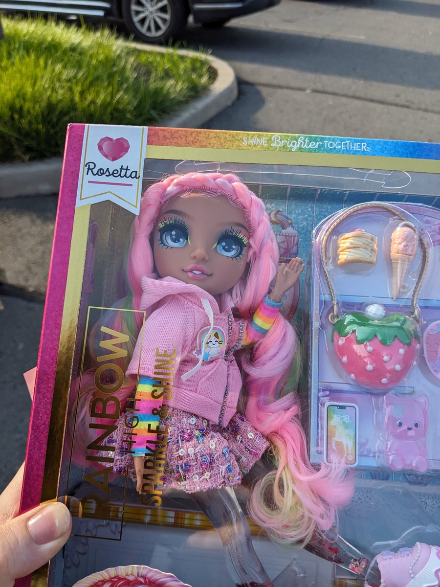 rawkoutgirl's tweet image. FINALLY (⁠✧⁠Д⁠✧⁠) SHE IS MINE!!!!!
they had six and it took me 15 mins to pick the perfect one out of the two best ones #ihaveproblems (⁠*⁠꒪⁠ヮ⁠꒪⁠*⁠)