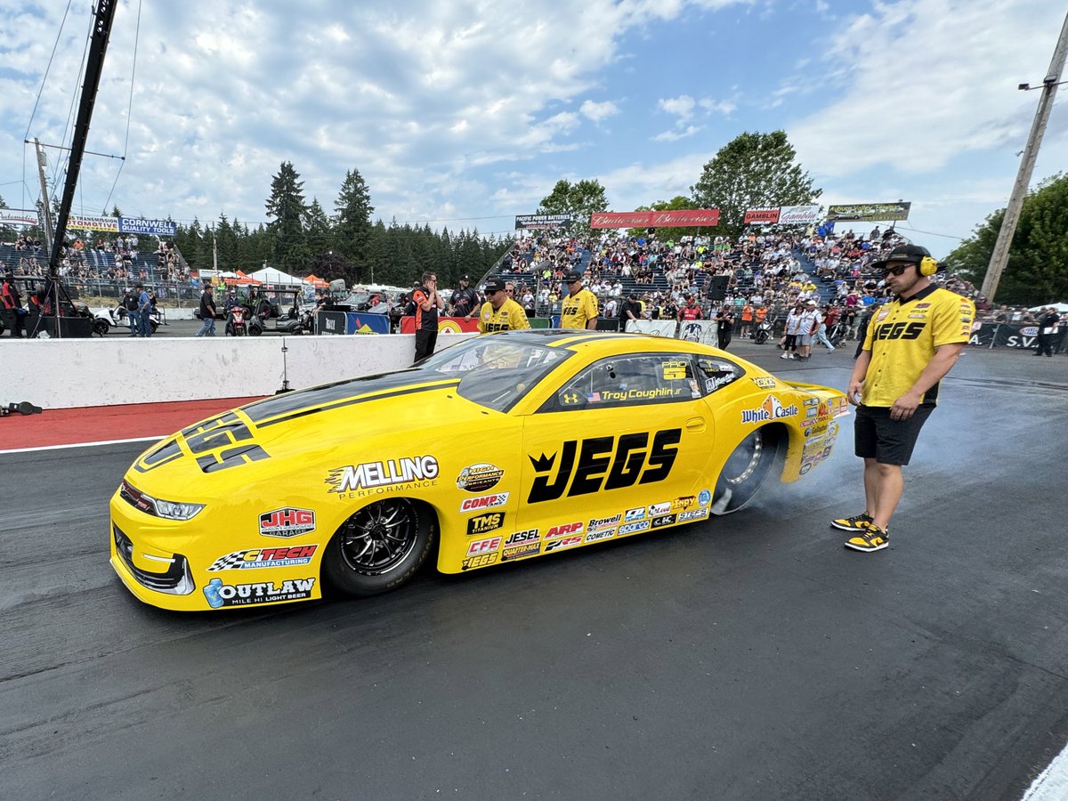 #NorthwestNats Pro Stock semifinal matchups:

<a href="/DallasGlenn660/">Dallas Glenn</a> vs <a href="/troycoughlinjr/">Troy Coughlin Jr</a>
<a href="/Jeg_Jr/">Jeg Coughlin Jr.</a> vs <a href="/ChrisMcGahaPS/">Chris McGaha</a>

Where are you watching on <a href="/FOXTV/">FOX</a> from?!