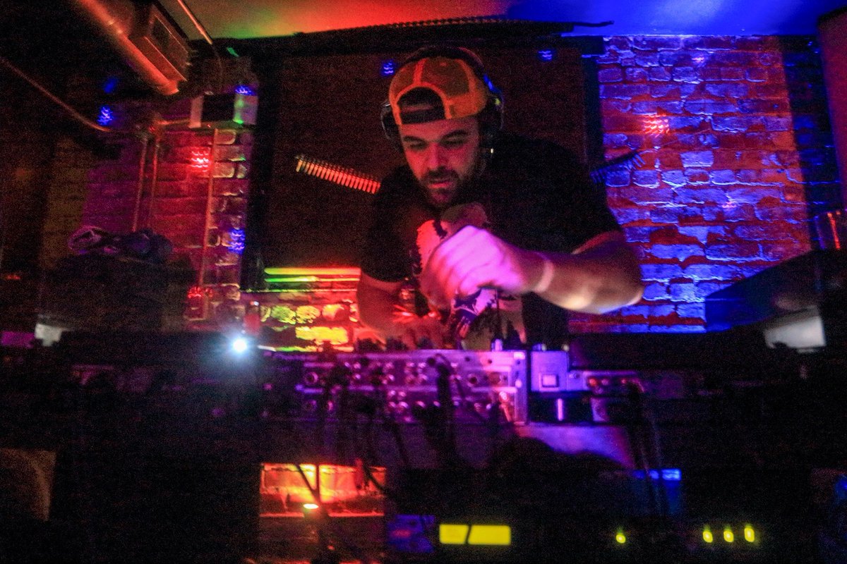 PMZ Studio tweet media