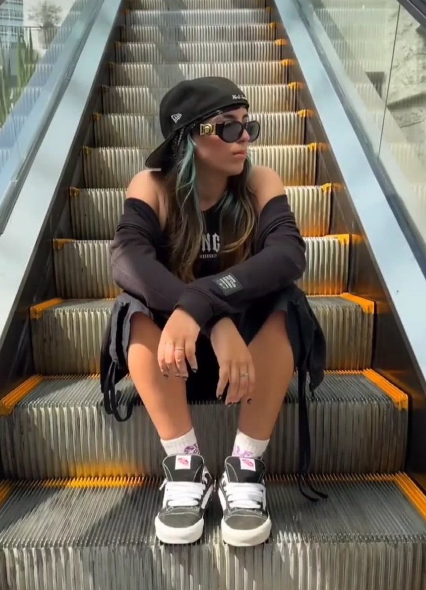 NUEVO VIDEO MILI GESUALDO POR LOS 100K
youtube.com/@MiliGesualdo