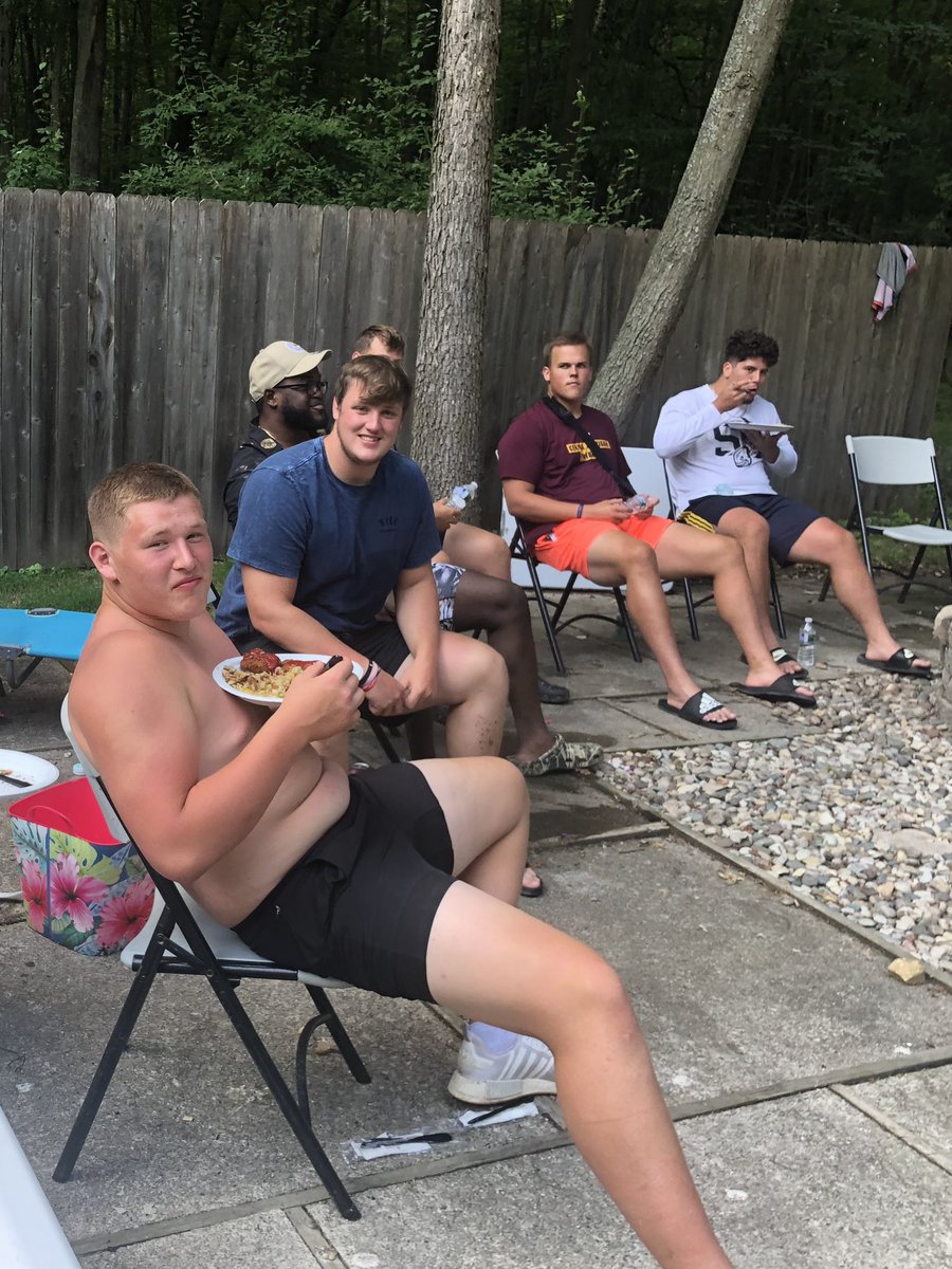 Great day with the BUBZ! Took a break from football to go on the Chippewa River, have some fun, and enjoy some home cooking. #BUBZUnplugged #Katsu #PTS #WeStayHungry