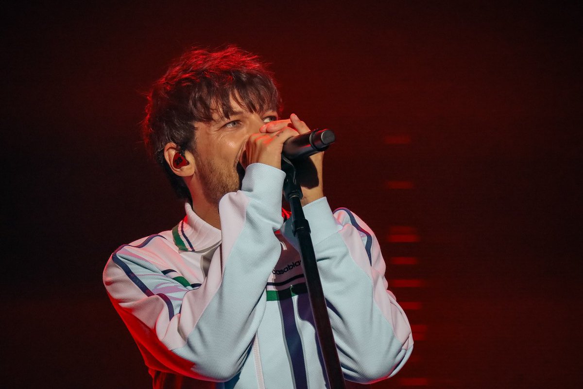 📸| Louis Tomlinson at #MEOMaresVivas

— Tiago Ferreira