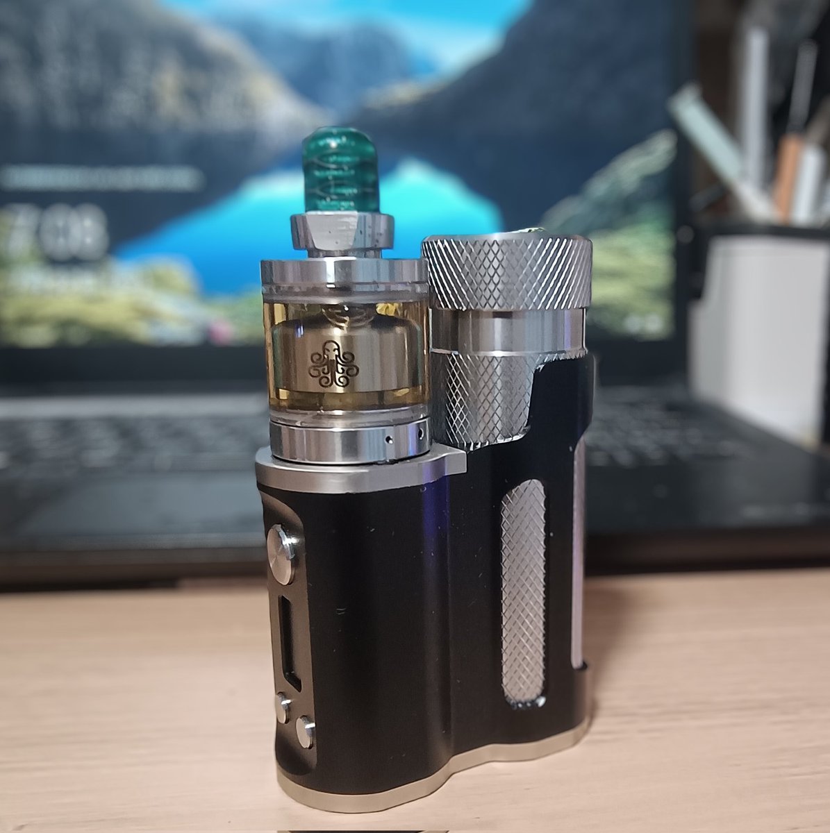 Mikifareal's tweet photo. おはようございます。☺️
フレキチさんで MECHLYFE PARAMOUR 購入。初セットアップ。
MECHLYFE PARAMOUR SBS MOD
CTHULHU HASTUR MTL RTA mini
#MECHLYFE
#PARAMOUR
#CTHULHU
#HASTUR https://t.co/LzYyLS3Pdo