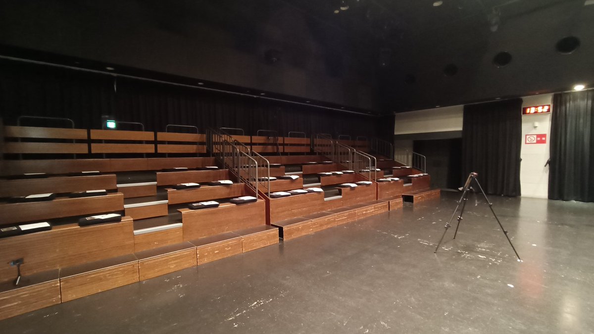 jugglertorumari's tweet photo. 昨日は「はこぱふぉBOX vol.6」でした。ご来場いただいた皆様ありがとうございました！
MCで「叔父さんのお兄さん」って言ったのですが、よくよく考えたらそれはもう立派な叔父さんでしたw https://t.co/uRK6J4HzEX
