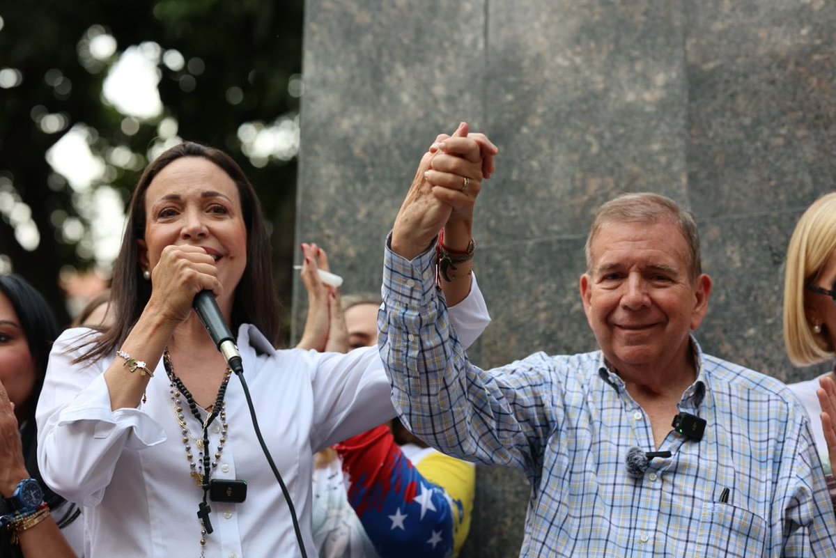ConVzlaComando's tweet photo. ¡Siete días para liberar a Venezuela! 

#VzlaTieneFe en @EdmundoGU y en el liderazgo de @MariaCorinaYA 

El 28J todos los venezolanos tenemos tarea: 

☑️Votar
☑️Cuidar los centros
☑️Cobrar y celebrar

#VamosAGanar https://t.co/Gqc0saXWd4
