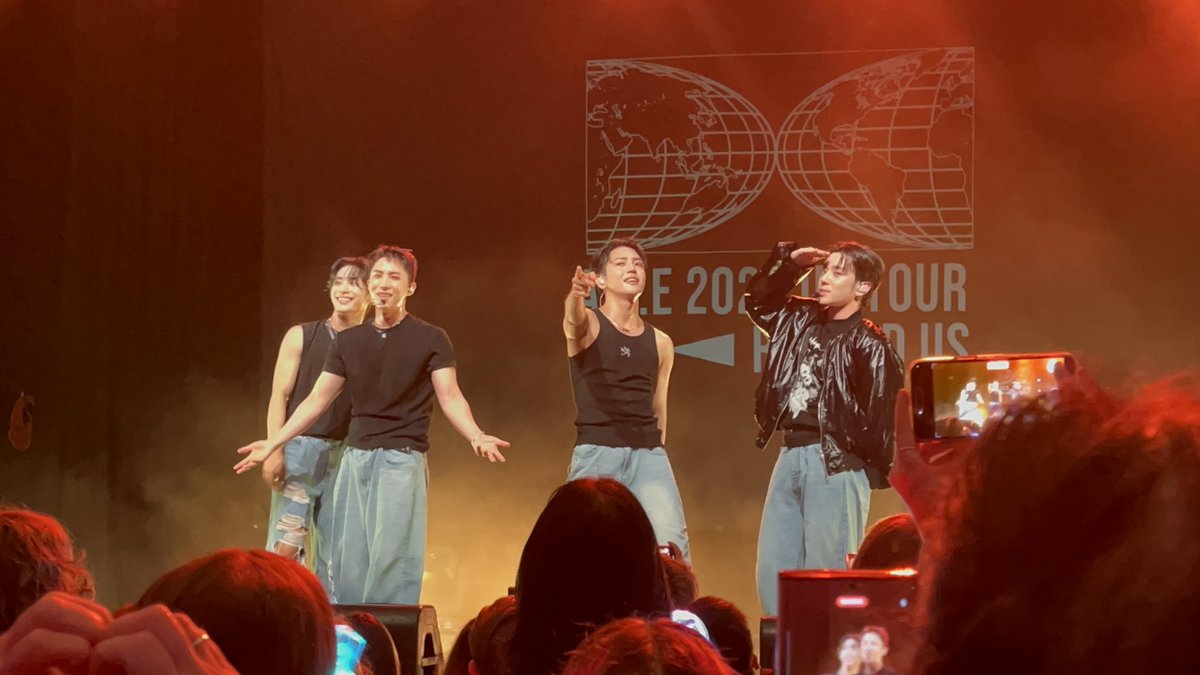 OH2hotteok's tweet photo. Thank you A.C.E!! 10 days ago when everything in our lives was crazy, we got energy from our favorite boys! Both shows were amazing! It was great meeting and making friends with fellow Choice.
#ACE_2024USTour_REWINDUS
#ACE_REWINDUS #ACE
#ACEinIndianapolis #ACEinDetroit https://t.co/I8rhtN1pY2