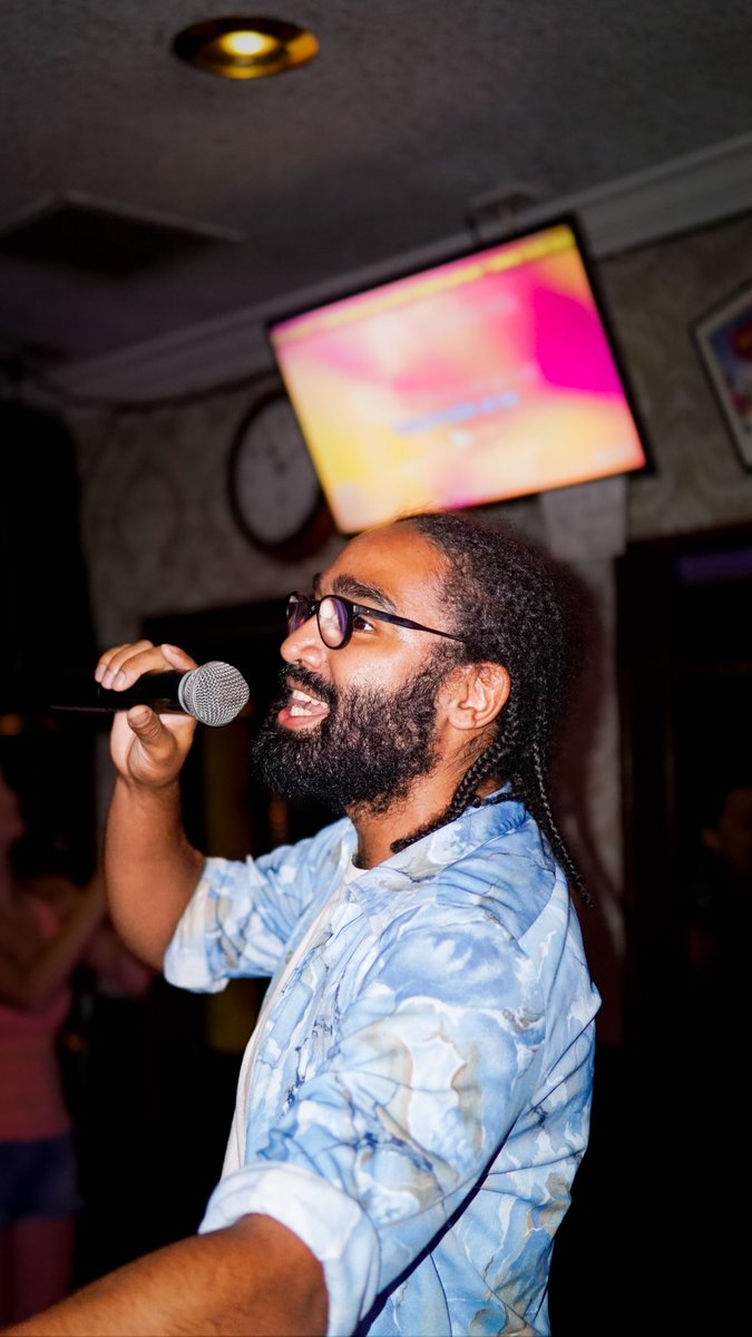 JigglerJoggler's tweet photo. Had a great time doing karaoke last night and my best friend and cameraman @geneoue took these. https://t.co/bfbiWqEqIH