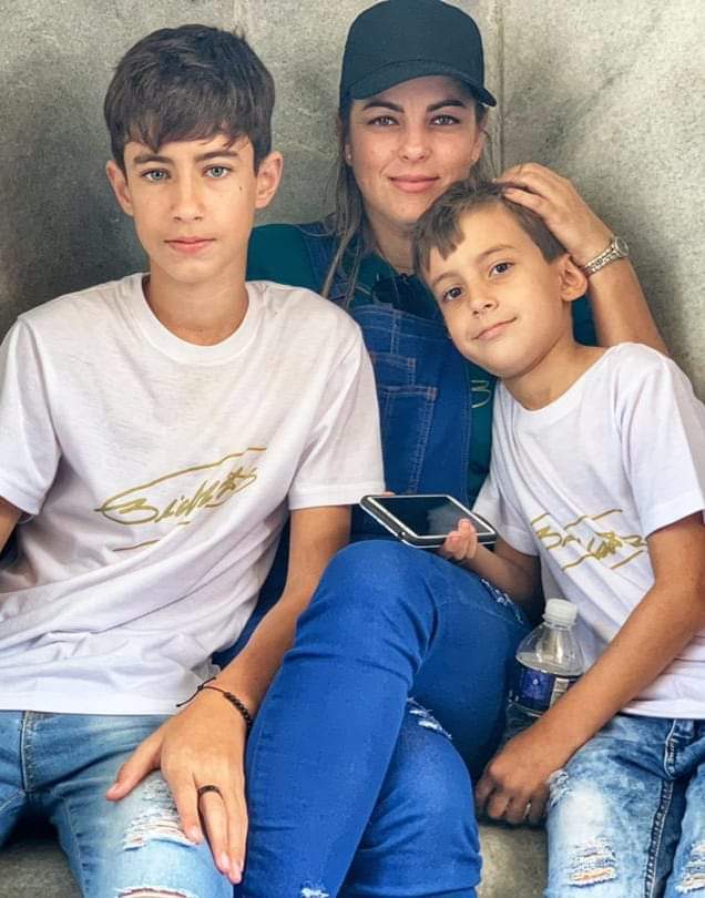 AylinAlvarezG's tweet photo. Por estos niños y por los de todo un país, #Cuba inmensa batalla todos los días. Felicidades a quienes sin nuestro tesoro más preciado. https://t.co/oRNVbuF8JO
