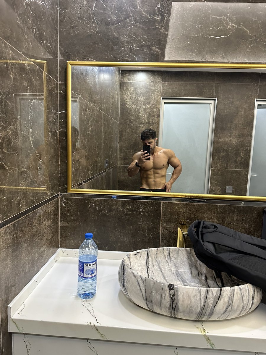 #juledummp Deniz, coffee , hovuz, workout, progress, mental refreshment
Loading- mezuniyet=seyahetler