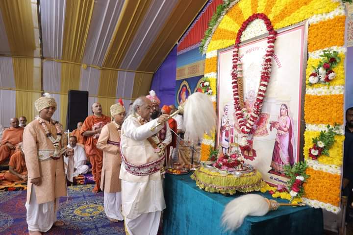 Swaminarayan Vadtal Gadi (SVG) tweet media