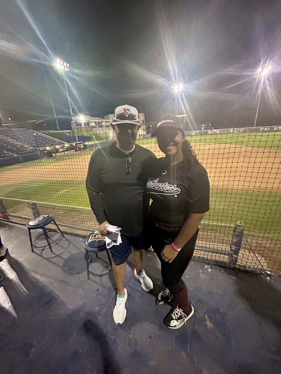 softball_rissa's tweet photo. Here are my highlights from my Cal State
Fullerton Camp. Thank you Jorge Araujo for an amazing opportunity!! Go Titans!🐘🧡💙
@Fullerton_SB https://t.co/yu6LhFVu1D