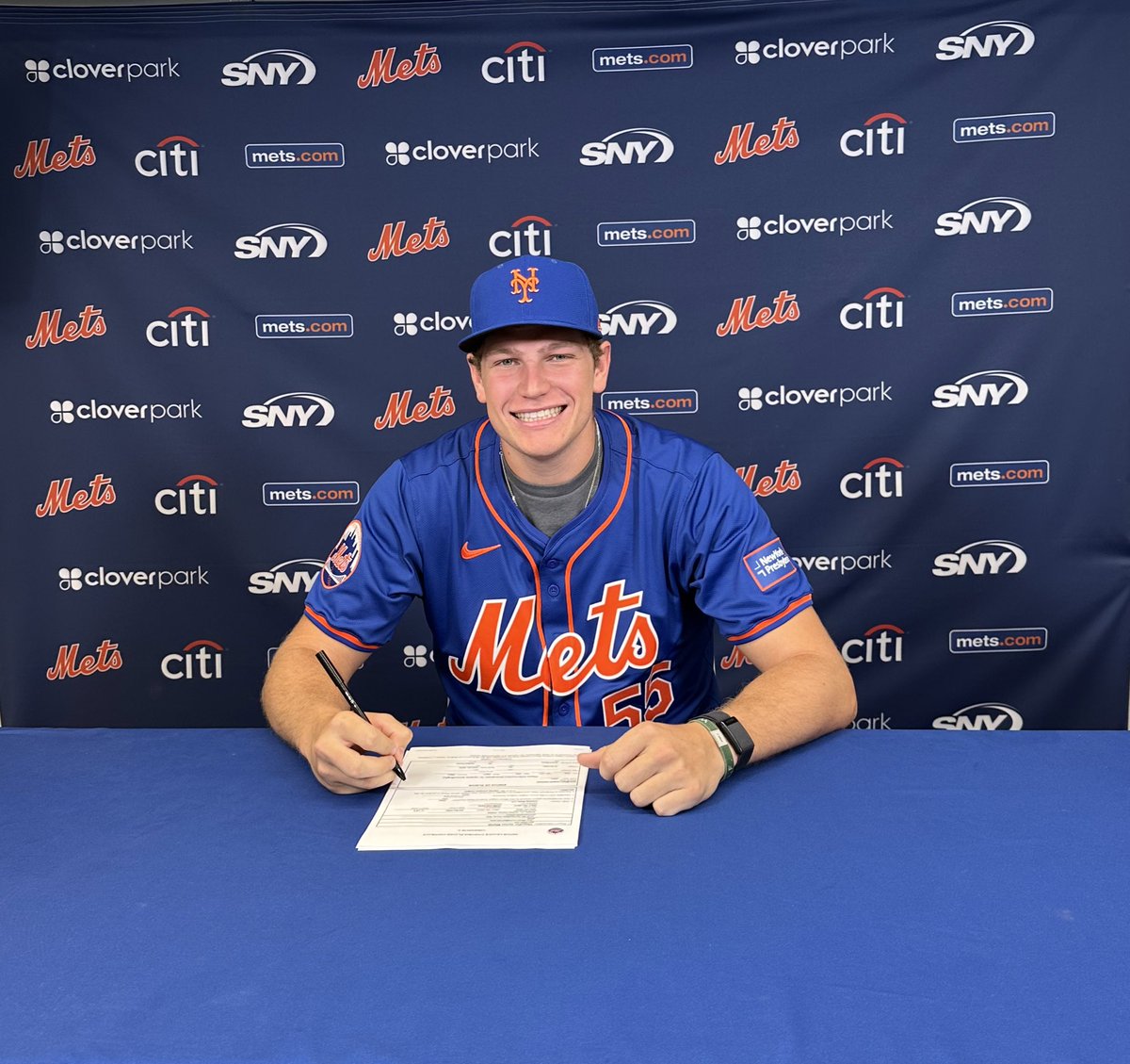 ChandlerMarsh21's tweet photo. Next Chapter, Thank You God. #LGM https://t.co/ZApj2mMzcH
