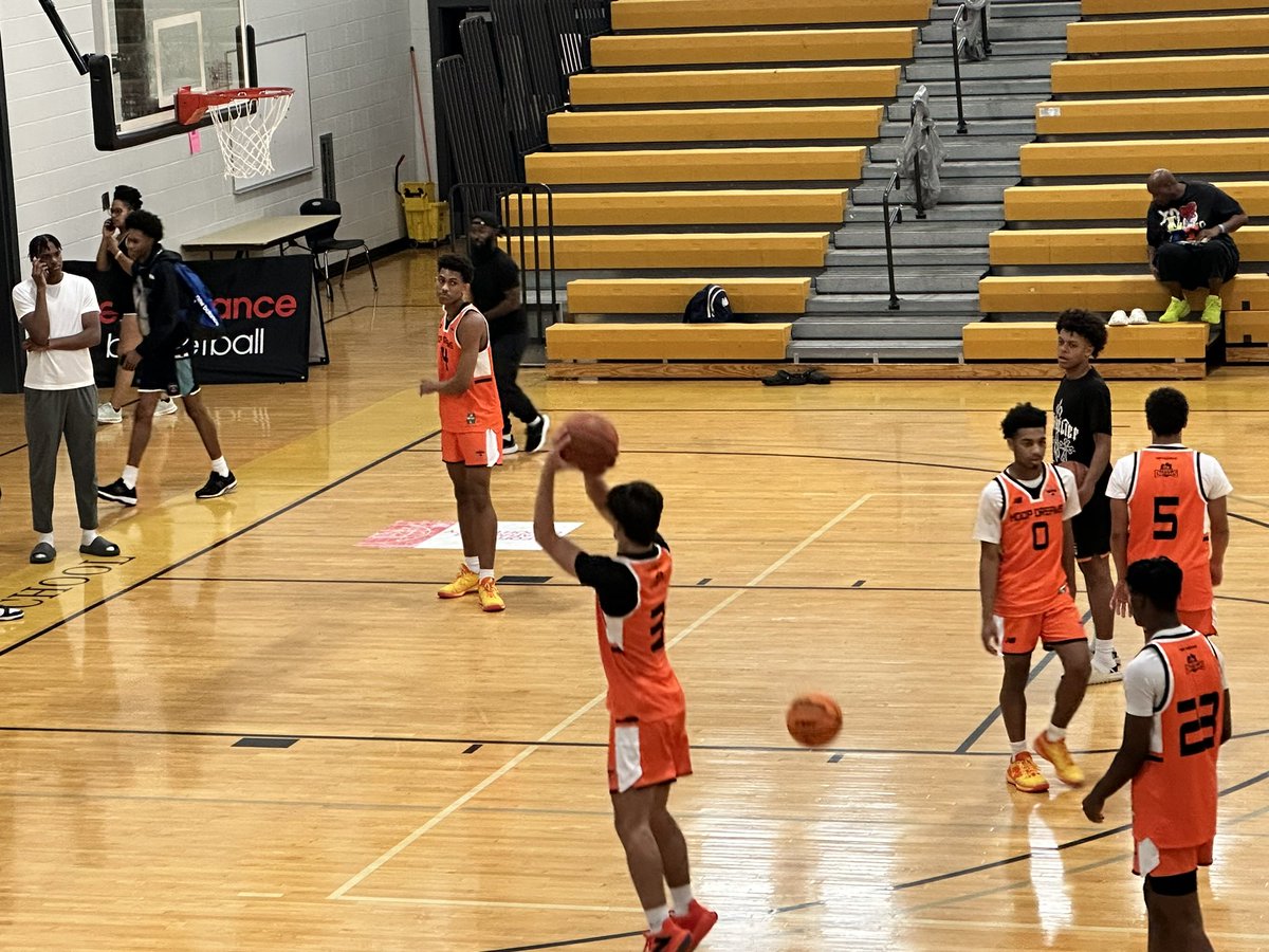 ColesonC2's tweet photo. Had a great 12 days of basketball!
Thank you to @OfficialHDHoops for letting me run with you all it was an amazing opportunity! Also thank you to @Sean_Hornbuckle for allowing me to run with you and your crew today!
Highlights coming soon🤙🏽
@cmhshoops @CoachStacy23 @wvprepbb https://t.co/MDSgY3fvfe