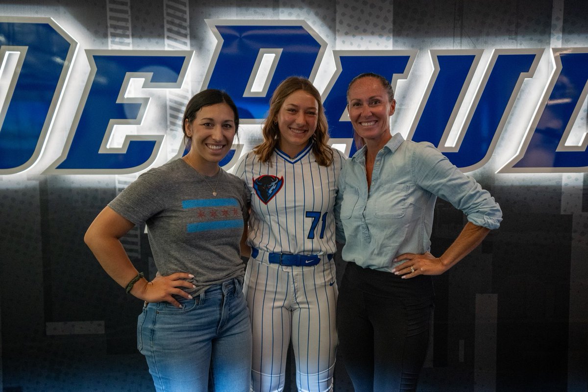poe_addison's tweet photo. Excited for the next 4!! Go Blue Demons!! @DePaulSB @lizjagielski @Abbers410 @RoncalliSball @DemariniBandits https://t.co/QFlLW6y3j8