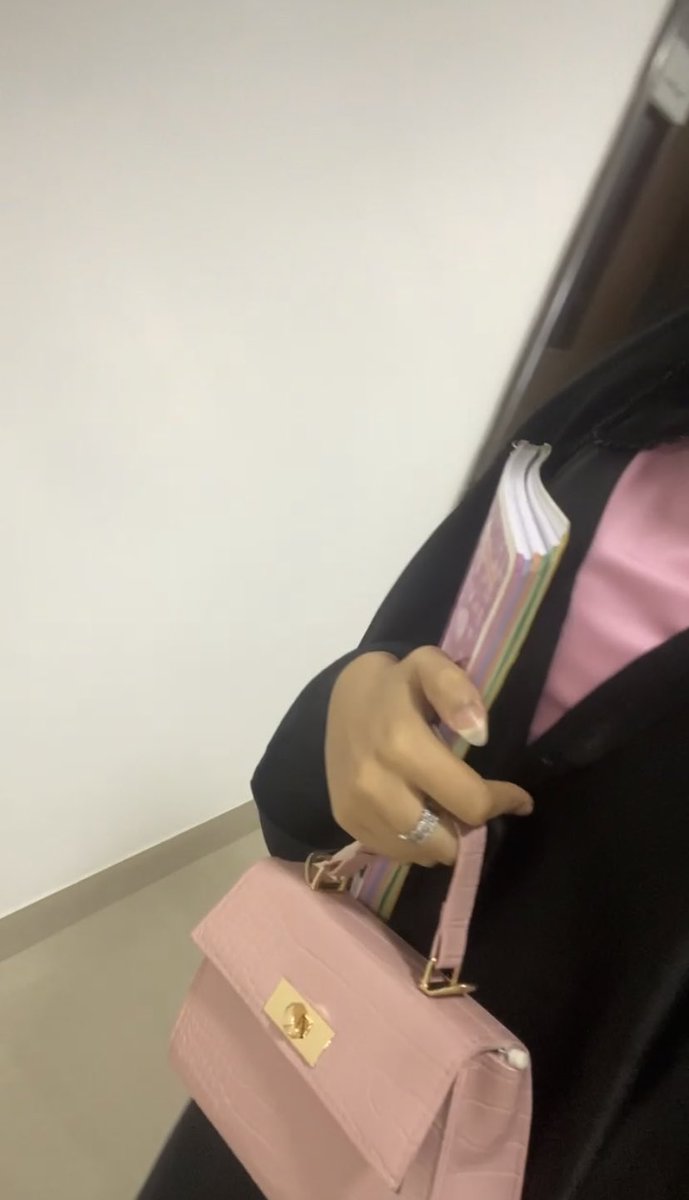 __maays__'s tweet photo. عشوائيات وردية🌸🍭🌷💅🏻🫧 https://t.co/1wlywKtycT