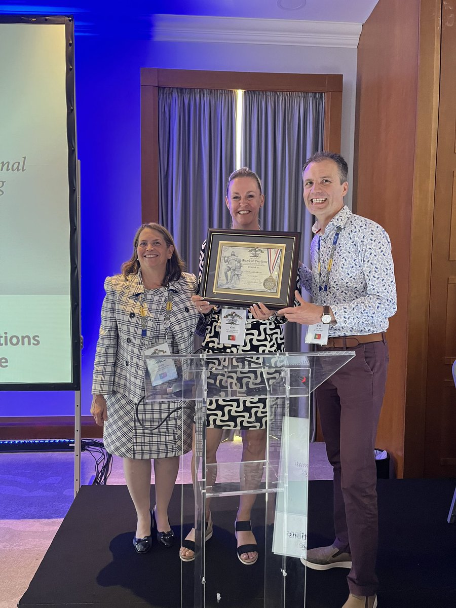 AFiksinski's tweet photo. 3/4 Getting together once every 2 years allows us to grow &amp; collectively improve our understanding of &amp; care for families affected by 22q11 differences. 
Especially wonderful to have Family Voices too, learn from the ❤️, &amp; have our very own @steun22q11 win the Unsung Hero Award🙏 https://t.co/WGrF16fEuj