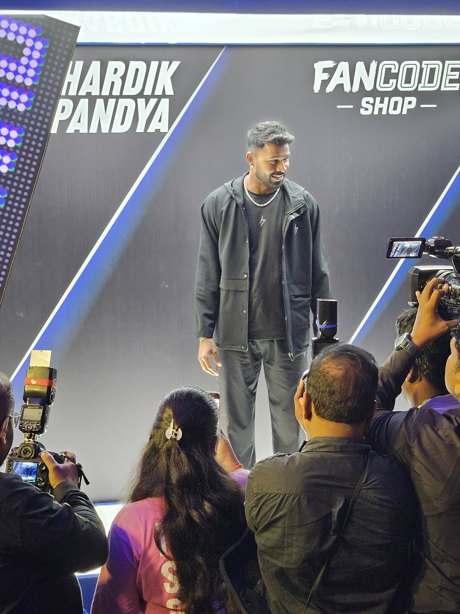 scullather's tweet photo. Big day for @INVNTGROUP activating from #Mumbai to #StLouis! 

@hardikpandya7 for @FanCode produced by @INVNT live @FSMumbai

@5hourenergy powering @SavageRace in #STL creative and #SummerOfNoFomo campaign by @hevestudios 

#invnt #challengeeverything #invntgroup #theglobalbrandstoryproject