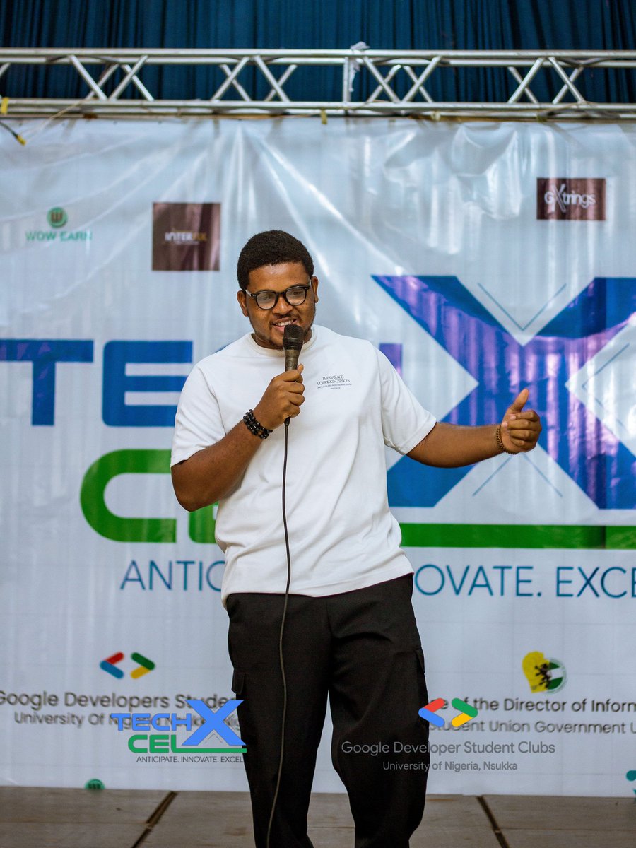 GDG_UNN's tweet photo. @TopBoyRayy explaining how vital Community is to a techie. Also pointing out how much learning, personal growth and opportunities a community can provide.
Genamie of @thegarageng_ also shares her story on how the garage community has influenced her journey in Techβ¨
#TechXcel https://t.co/HbpApxJrdd