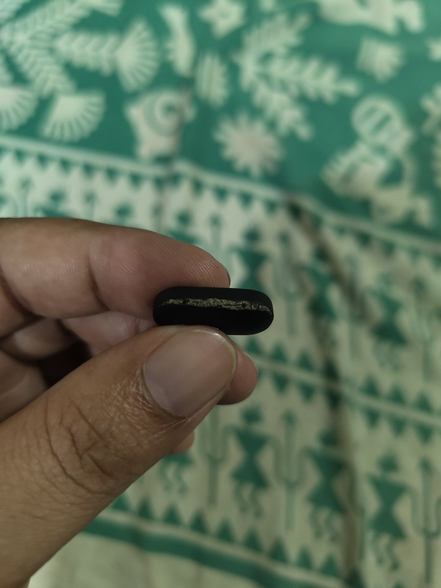 hello_PRP's tweet image. In June 2024 I purchased #Follihair tablet from @Truemedsindia and I am about to finish it bt today I found a damaged tablet. Is this the fault of manufacturer @AbbottNews or I have been supplied with a duplicate lot !!! A lot to investigate.