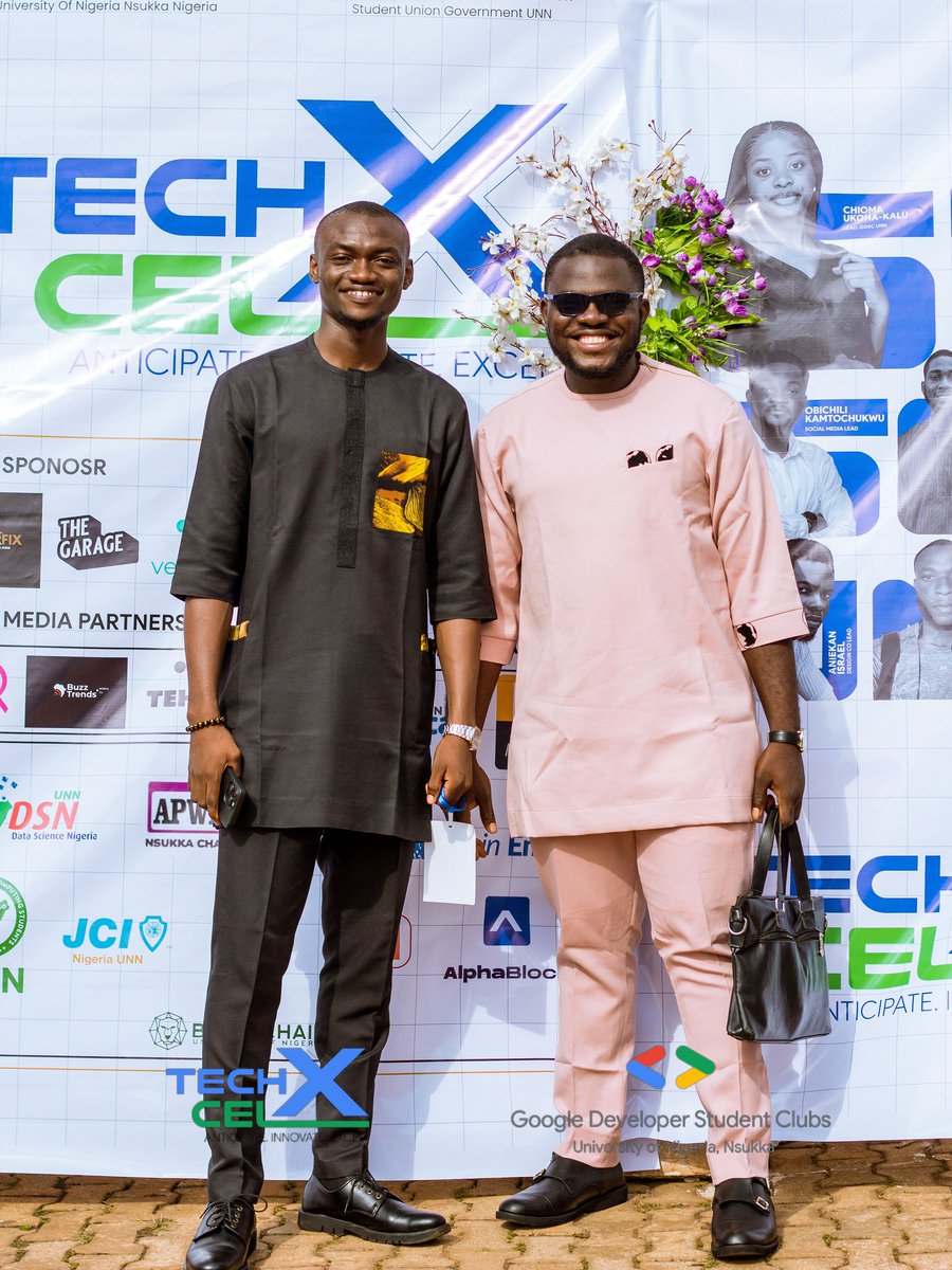 GDG_UNN's tweet photo. Everyone has a story to tell and that's exactly what @NdukaAnthonyA did.
Stating that no matter the little resources you have atm, it shouldn't be an excuse to not start.
He also started off small but he didn't let that limit him to grow and learn in the space.
#TechXcel https://t.co/k2eoms7ASv