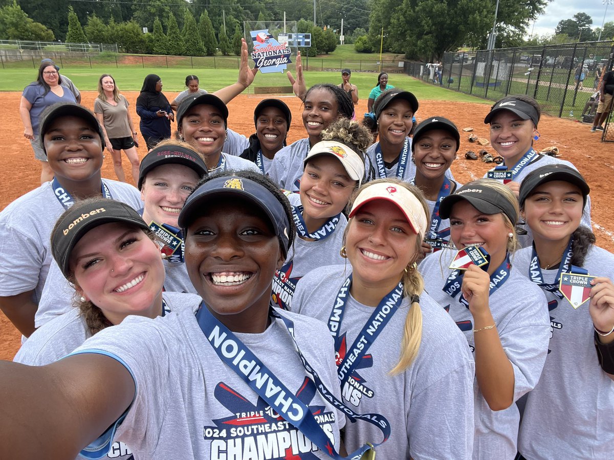 bomberspremier's tweet photo. Say hello to your UNDEFEATED 2024 Triple Crown Southeast National Champions! 

Good luck to our seniors as their new journey begins. Juniors get ready to run it back. 

A Bombers thank you to our coaches, parents, and fans for all of the support. They could not do it without you! https://t.co/ih6m5wOCSF