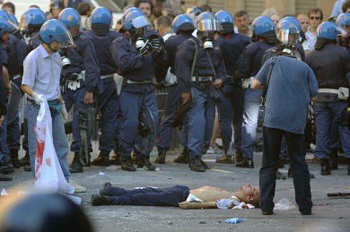 mariololopez1's tweet image. #RepublicaItaliana #CarloGiuliani ¡Siempre presente! 20 de julio #Genova2001 Contra cumbre #G8 ¡Policía Asesina! #ACAB #memoriainsurre #antireport