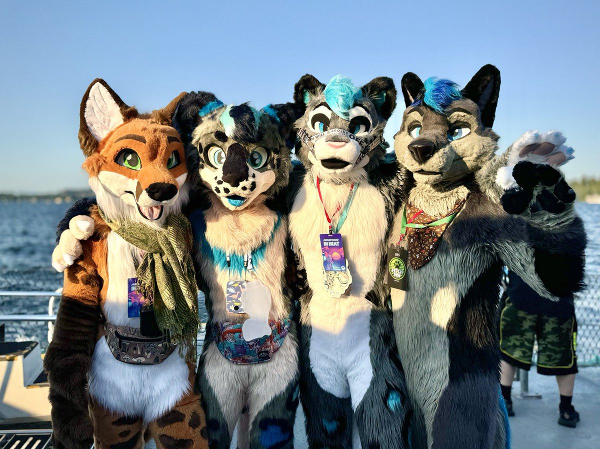 Had so much fun on the #FetchNW boat cruise last night! 🐾🚢