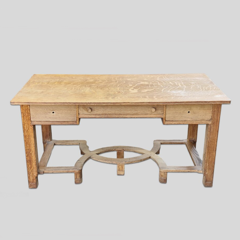 antiques_atlas's tweet image. Heal&apos;s Limed Oak Library Table / Partners Desk
For sale on Antiques Atlas from Circa 1900.
antiques-atlas.com/antique/heals_…
A limed oak library table / partners desk attributed to Heal&apos;s c.1925. 
#librarytable #partnersdesk #antiquelibrarytable #heals #limedoak @circa1900