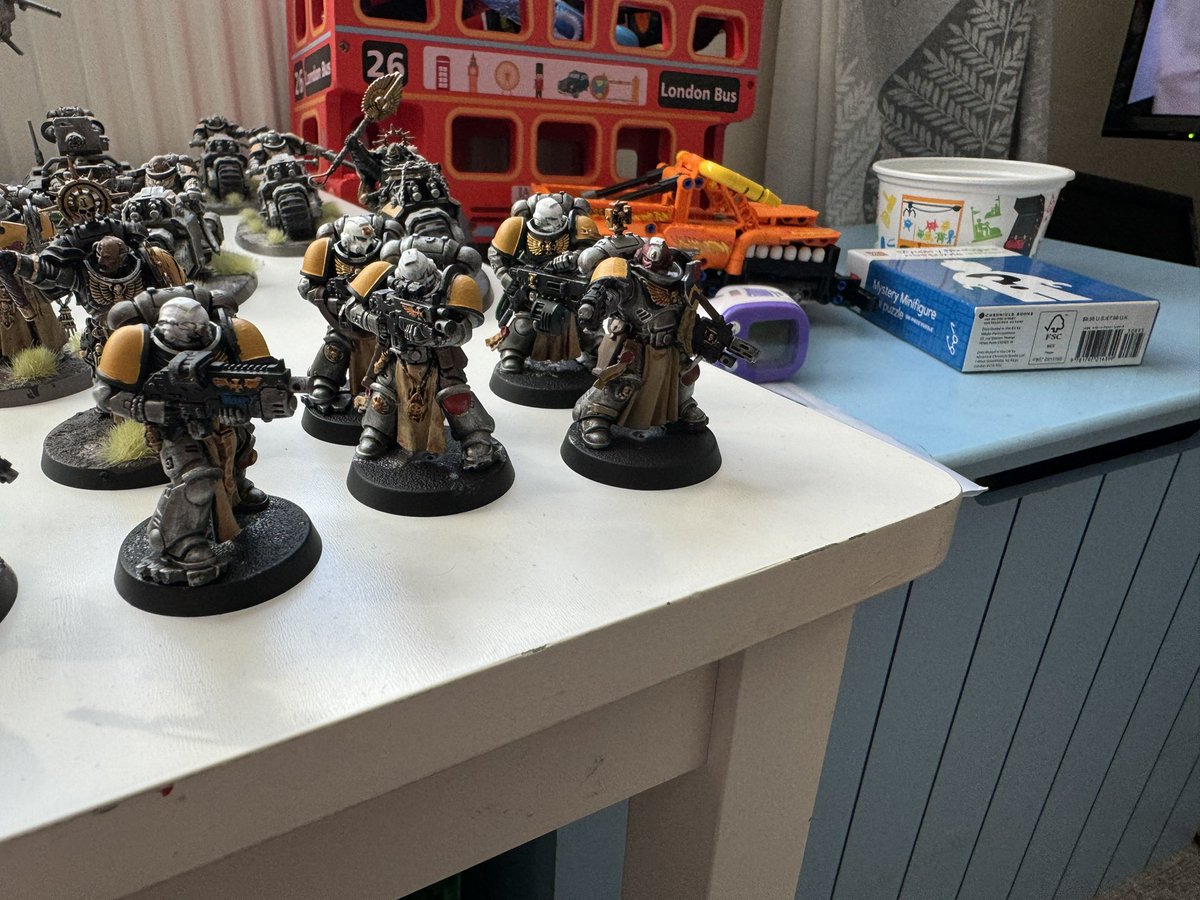 richchil88's tweet photo. So I have finally got round to putting more minis together and doing a bit of painting. I’ve managed to finish sternguard vets squad and am now working on ballistus dreadnought! https://t.co/9WeU13eyzz