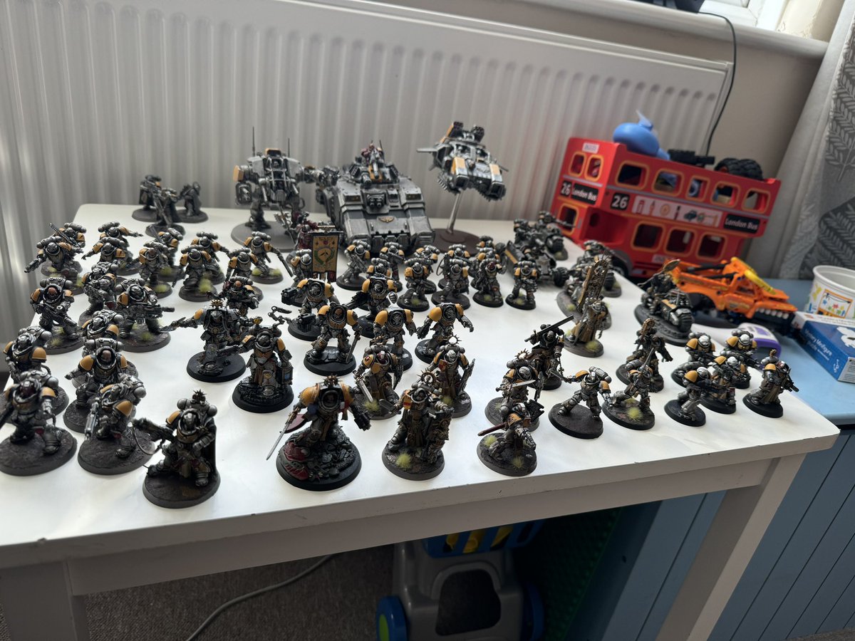 richchil88's tweet photo. So I have finally got round to putting more minis together and doing a bit of painting. I’ve managed to finish sternguard vets squad and am now working on ballistus dreadnought! https://t.co/9WeU13eyzz