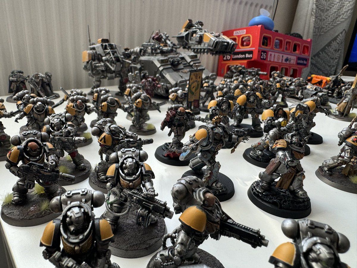 richchil88's tweet photo. So I have finally got round to putting more minis together and doing a bit of painting. I’ve managed to finish sternguard vets squad and am now working on ballistus dreadnought! https://t.co/9WeU13eyzz