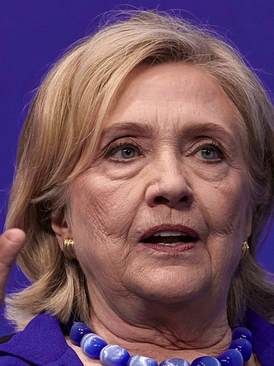 Only one person can save the dems now. 

She’s fresh. She’s young. She’s energetic.