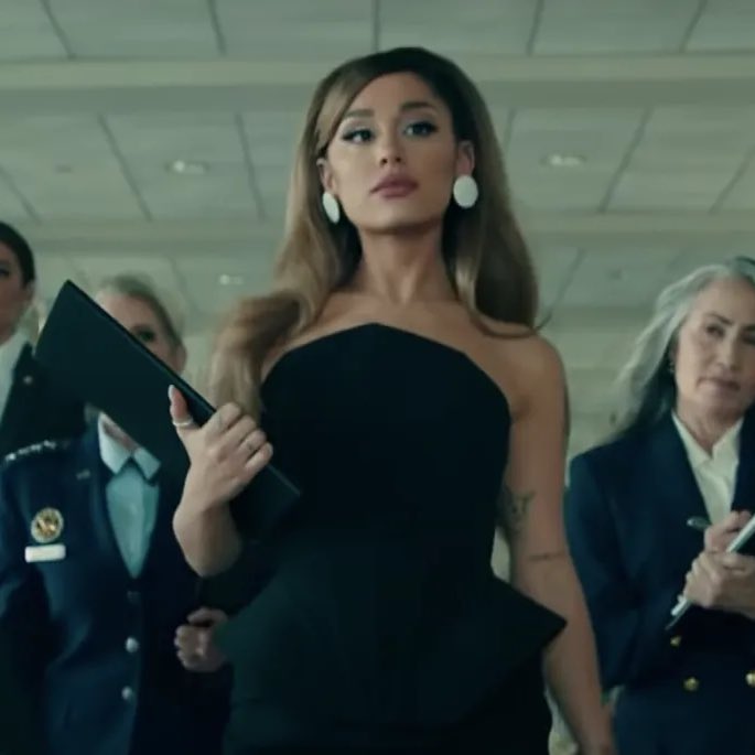 PopBase's tweet photo. Ariana Grande shares Joe Biden’s post endorsing Kamala Harris for President. https://t.co/HsPJhtrtP9