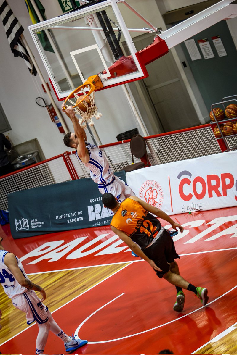 crzbasquete's tweet image. Intervalo do Cabuloso! 🔵🏀🦊

Na última batalha da fase classificatória, o Cruzeiro Basquete foi para o intervalo vencendo a equipe do Basquete Cearense por 50 a 25.

Vamos em busca da 9ª vitória na LDB! 💪🎉

#Cruzeiro
#basketball 
#ldb