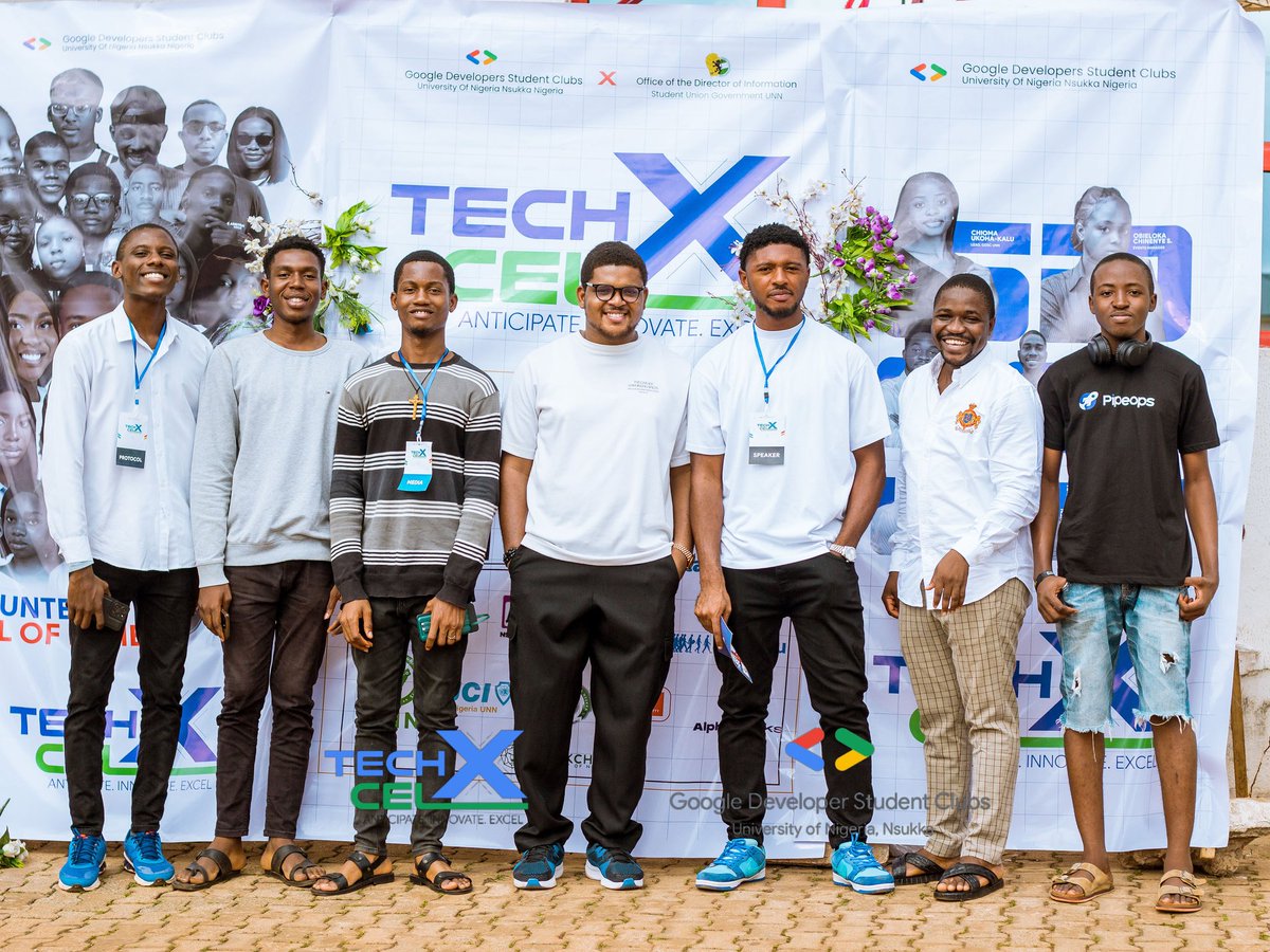 GDG_UNN's tweet photo. @TopBoyRayy @thegarageng_ The Airdrop Space is indeed an amazing one but it has its basics, complexites and securities that's why we sought the presence of @thestanleyeze a specialist in the space to get it all simplified.
#TechXcel #GDSCUNN #Airdrops https://t.co/K7oFwe0uIy