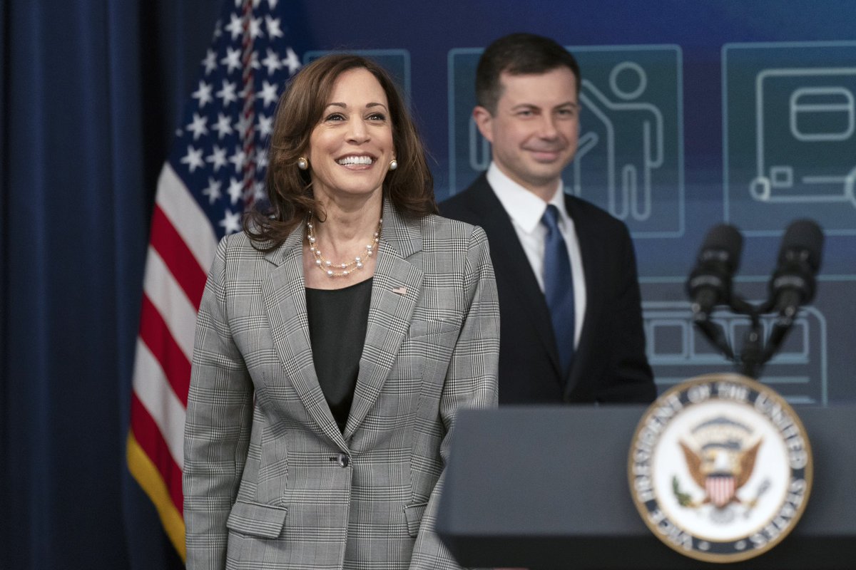 connorfranta's tweet photo. my vote is for kamala x buttigieg. if we can get a giggly shero + brainy gay into power, america is so back. https://t.co/14vxQndMV4