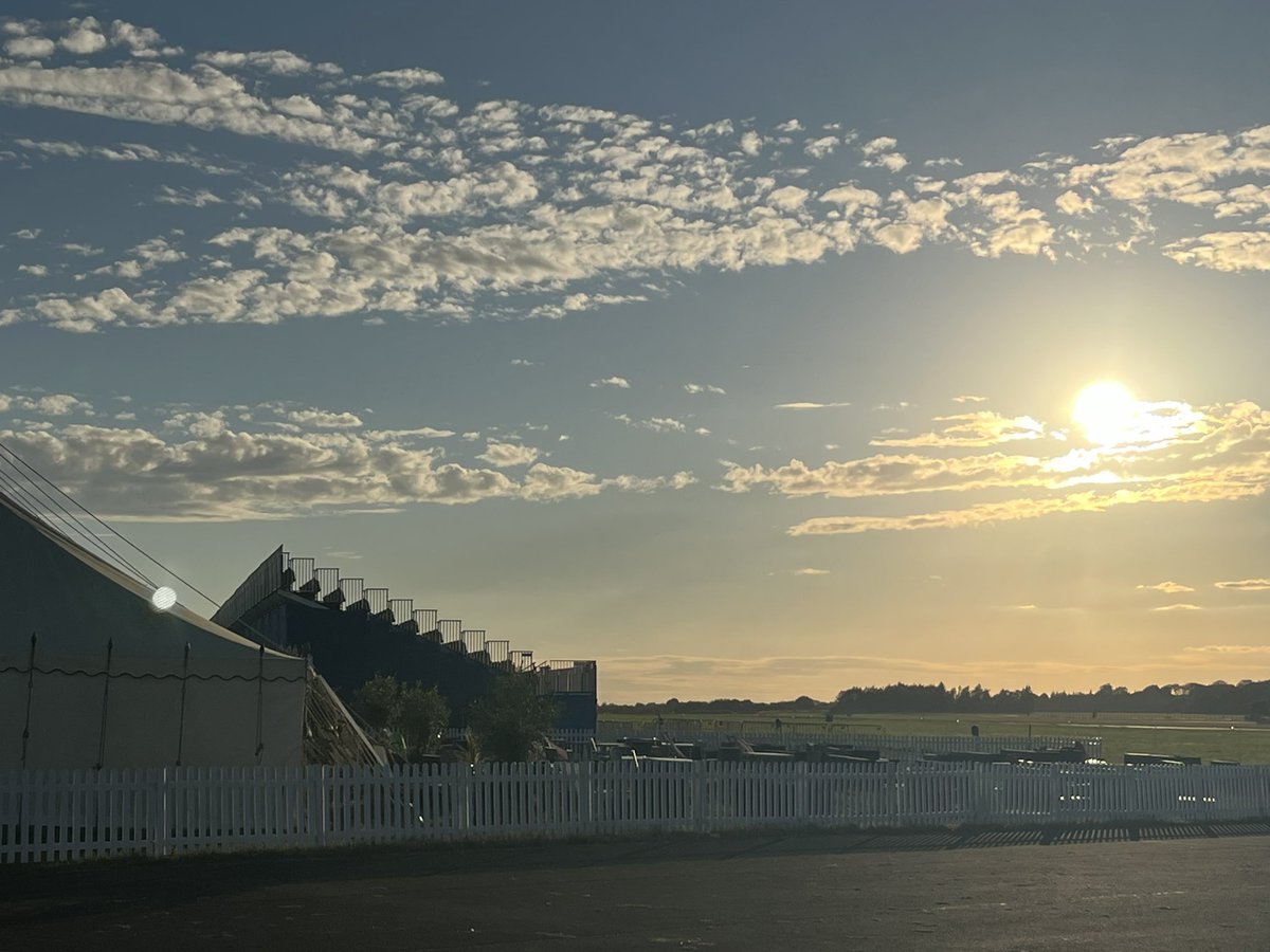 Yaketyak Productions tweet media