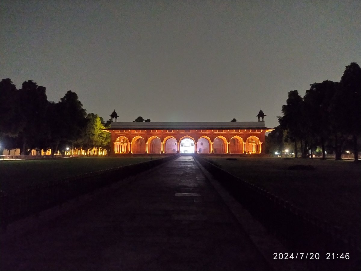 Anilbgh's tweet photo. #दीवान_ए_आम, #लालकिला, #नई_दिल्ली 
दीवान -ए-आम , या श्रोताओं का हॉल , दिल्ली के लाल किले में एक कमरा है जहाँ मुगल सम्राट शाहजहाँ (1592-1666) और उनके उत्तराधिकारियों ने आम जनता के सदस्यों को प्राप्त किया और उनकी शिकायतें सुनीं। https://t.co/u1M87v78AJ