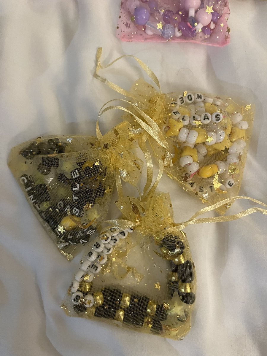 halley_hopson's tweet photo. STOP THE BRACELETS @Josh_Fleury USED FOR HIS REEL ARE THE ONES I MADE FOR THE CAST BAND AND CREW 💀💀💀🏰💜🤣🤣🤣 #CinderellasCastle https://t.co/2ezqfe9DmN