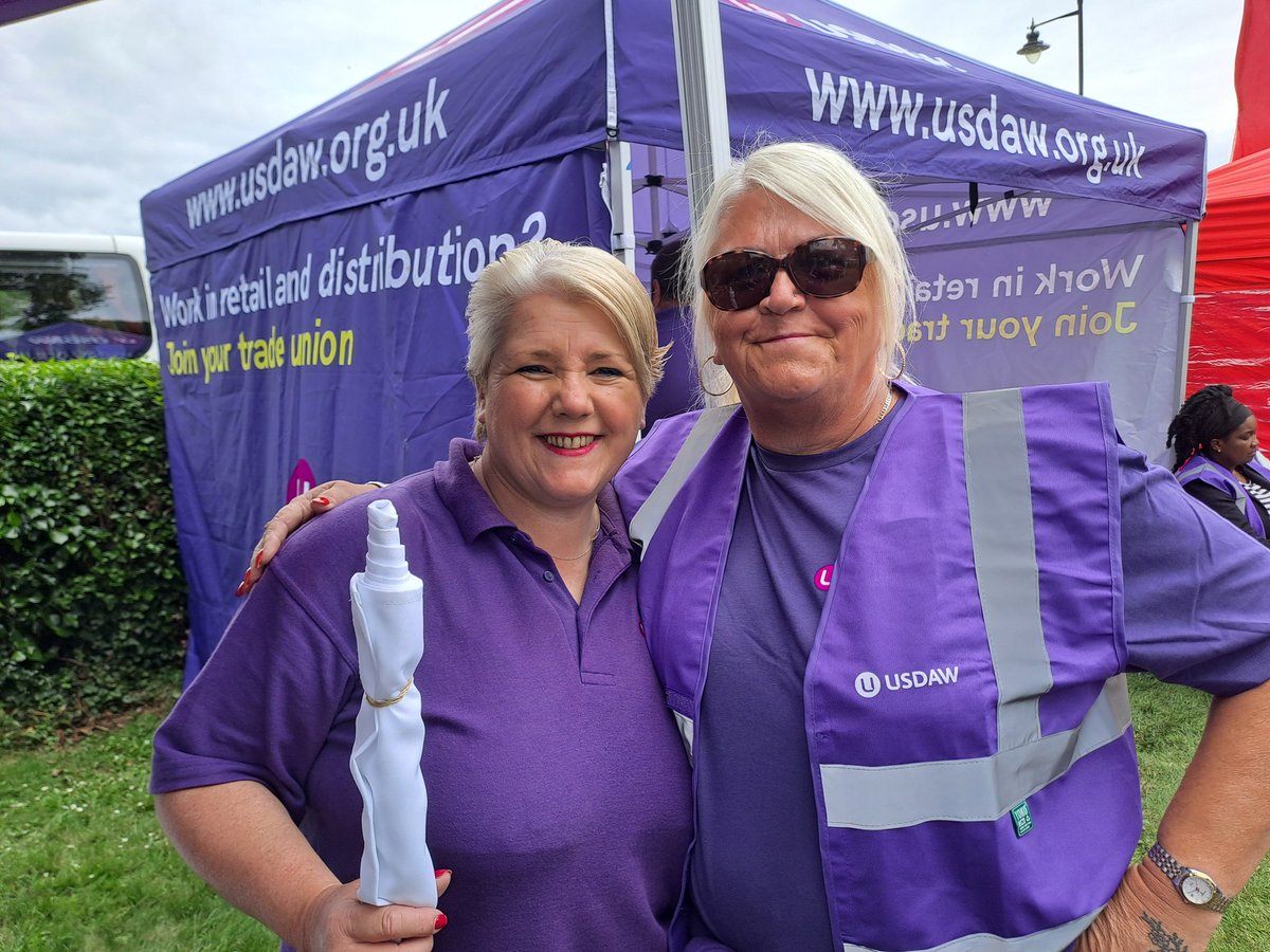A fantastic Federation Weekend featuring the great Tolpuddle Martyrs Festival with the USDAW family! A thoroughly enjoyable and personal experience!
<a href="/michael34145261/">michael adamson</a> 
<a href="/rabdonnelly2010/">Rab Donnelly</a> @gulljamie1 
<a href="/NeilButcha29780/">Neil butchart</a> <a href="/PaddyLillisGS/">Paddy Lillis</a> <a href="/DaveMccrossen/">Dave McCrossen</a> <a href="/UsdawSouthern/">USDAW Southern</a> <a href="/UsdawUnion/">UsdawUnion</a>