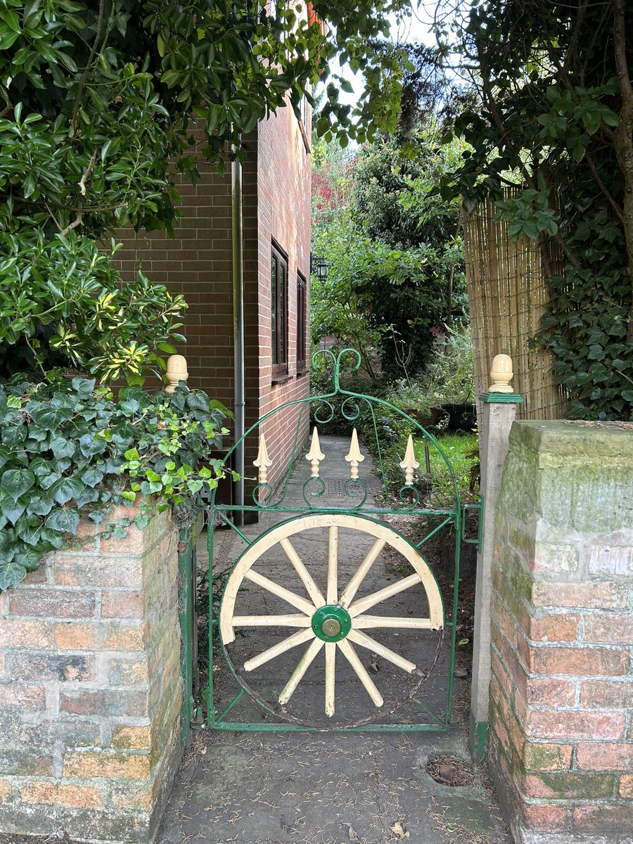 LoveOfGates's tweet photo. Last #alphabetchallenge #WeekCforCircles has to be one of our favourite gates - can’t share it too many times 😁😁😁 #lovegates https://t.co/hGB38QTGD5