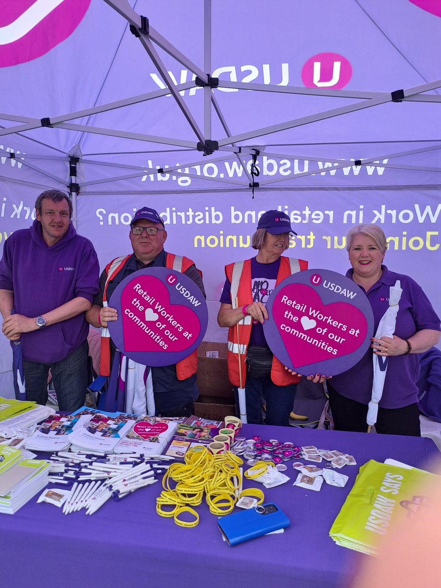 Renburlin09's tweet photo. More photos from our amazing and most enjoyable USDAW Tolpuddle Martyrs Festival experience!!
@michael34145261 
@rabdonnelly2010 @gulljamie1 @GillPaterson3 @NeilButcha29780 @PaddyLillisGS @DaveMccrossen @UsdawSouthern @UsdawUnion https://t.co/2TMv0kp0aO
