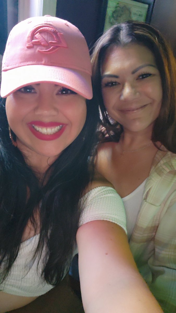 kutie_pie_1's tweet photo. Still representing my Rams, even in pink! #ramsfan #hornitas #allsmiles https://t.co/dkbqW94Utd