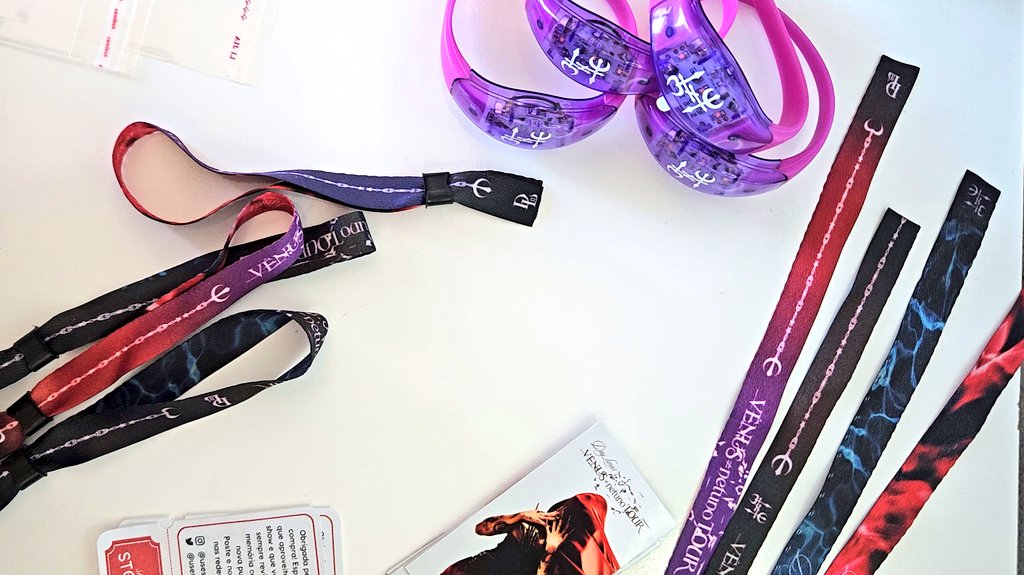 useshowstopper's tweet photo. HOJE COMEÇA A VÊNUS≠NETUNO TOUR!! 💜
APROVEITEM MUITOOO 🎉🎉
Queremos ver vocês usando nossas pulseiras por lá 👀 https://t.co/4Thom4GjkF