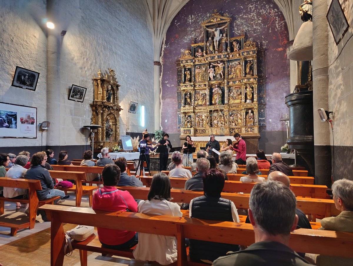 erikrsalazar's tweet photo. Lautadako Musika Jaialdia #Albeiz-en. Ensemble Albeniz taldearen kontzertua. 🎶 https://t.co/EyP08n73gT